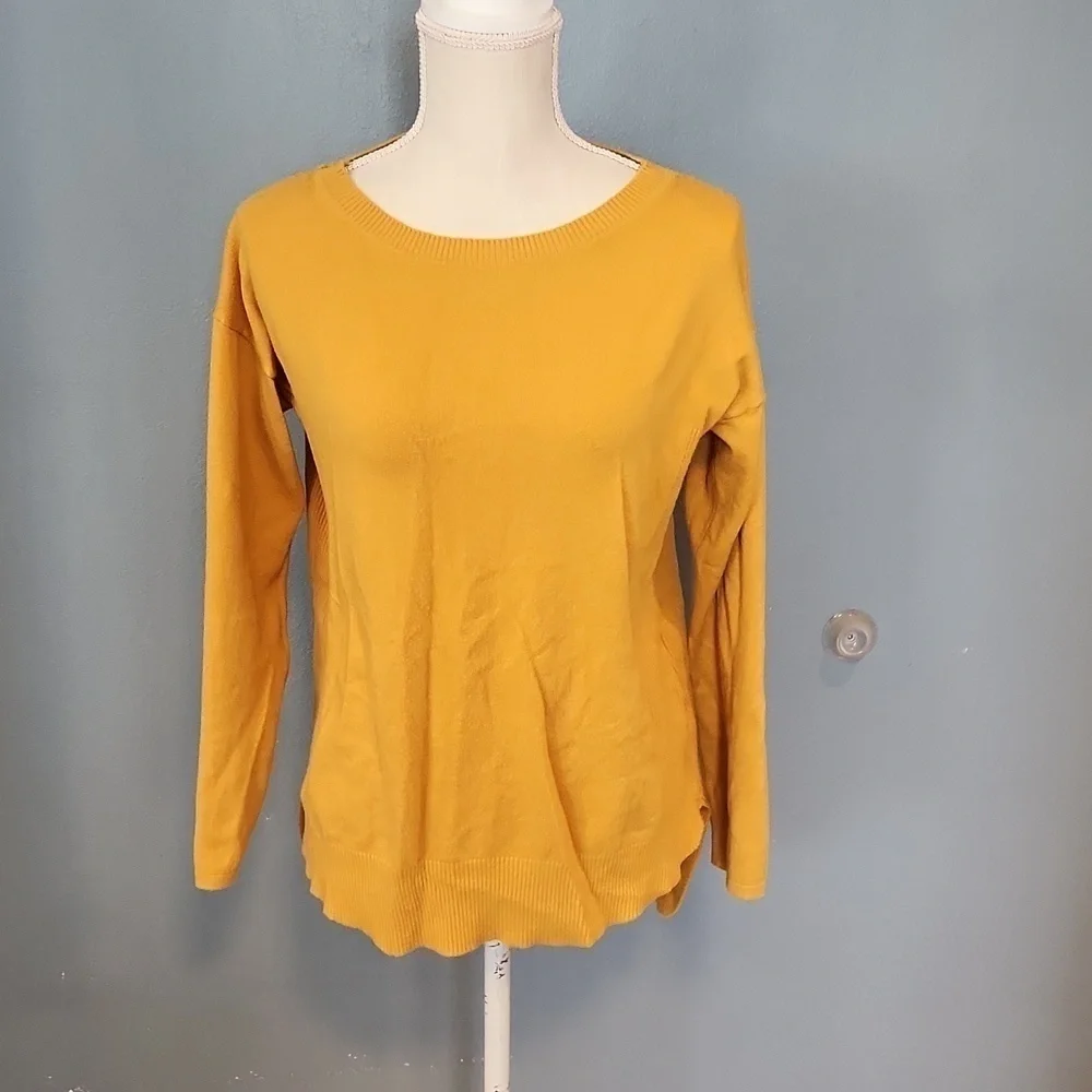 Beyond inc knitwear high-low hem crew neck sweater